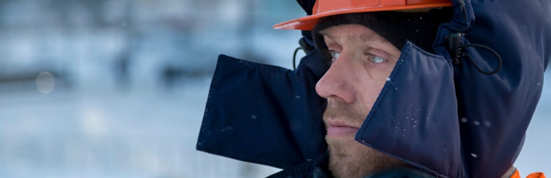 Cold-Weather Gear Every Oil Rig Worker Should (& Should NOT) Wear